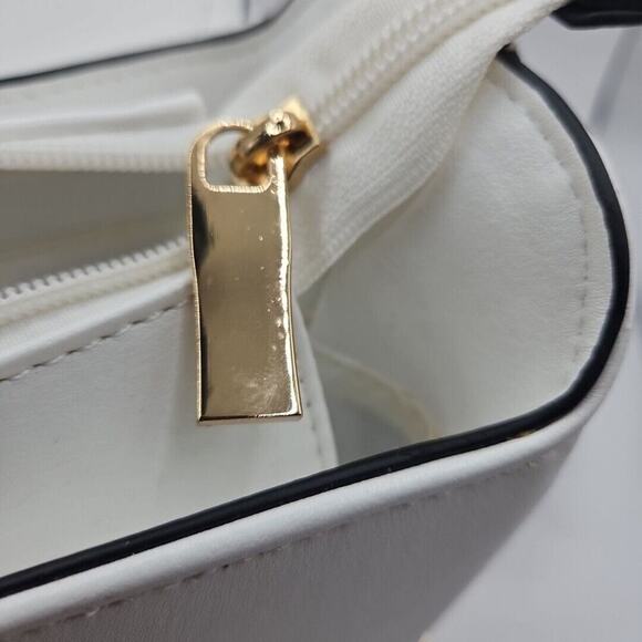 Handbag Republic Bag White Convertible Tasseled Clutch Shoulder Zipper Clasp - Picture 12 of 16